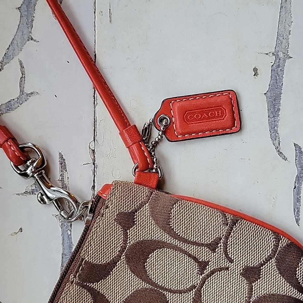 Coach wristlet - Picture 2 of 6